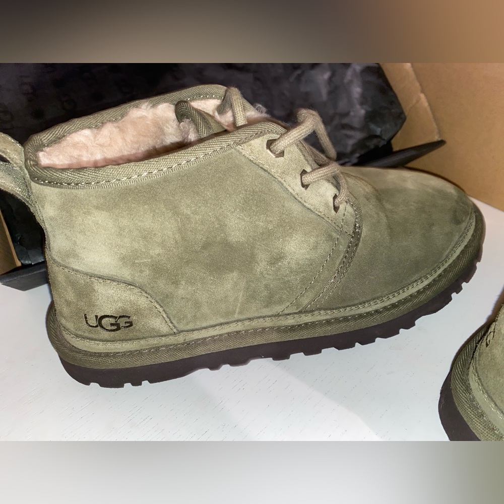 UGGS